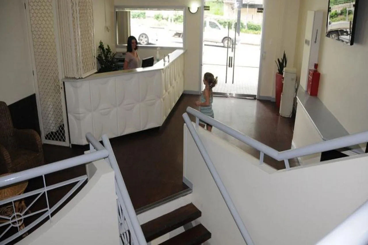 בריסביין Turbot House Hotel