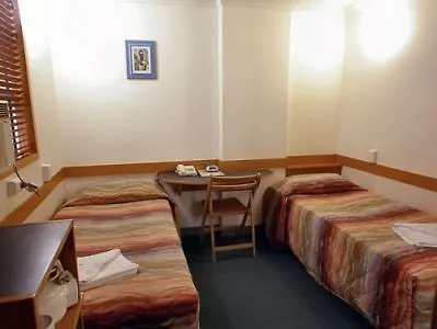 בריסביין Turbot House Hotel